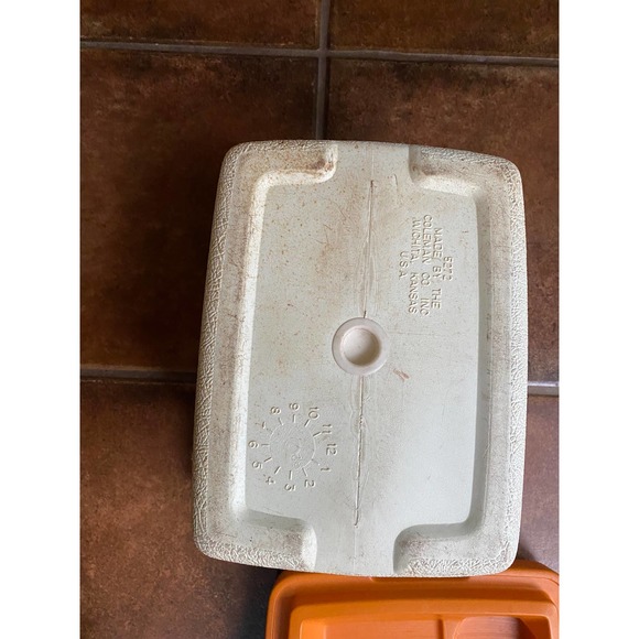 Coleman Lil’ Oscar Vintage Lunch Cooler - Picture 5 of 5